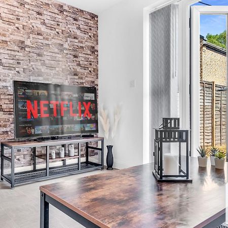 Beautiful 5 Bedroom Home In The City Centre With Gated Parking Birmingham Buitenkant foto