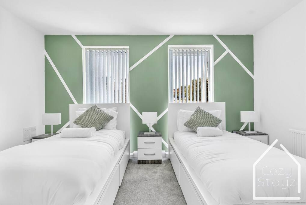 Beautiful 5 Bedroom Home In The City Centre With Gated Parking Birmingham Buitenkant foto