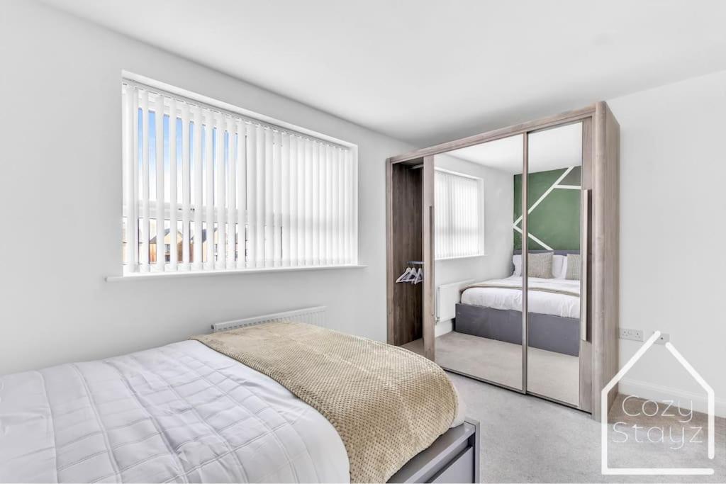 Beautiful 5 Bedroom Home In The City Centre With Gated Parking Birmingham Buitenkant foto