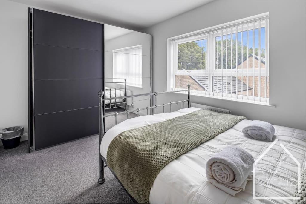 Beautiful 5 Bedroom Home In The City Centre With Gated Parking Birmingham Buitenkant foto